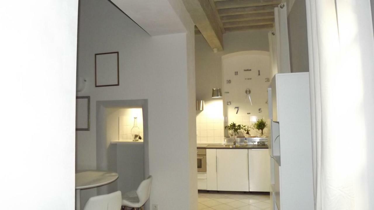 Le Barreme Lägenhet Arles Exteriör bild