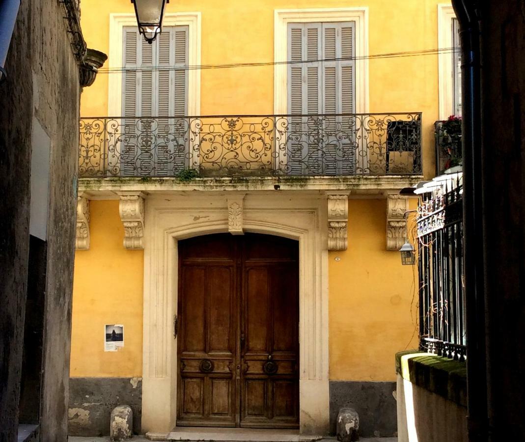 Le Barreme Lägenhet Arles Exteriör bild